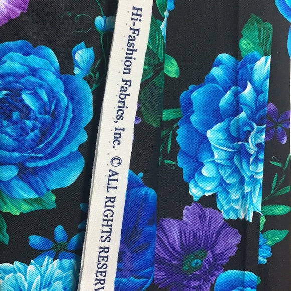 Blue purple multi floral 1/2 yard pre cut fabric New sewers crafters DIY project - Picture 2 of 2